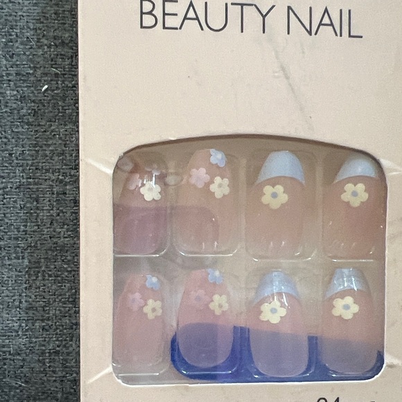 Colorful False Nail Set - Picture 5 of 6